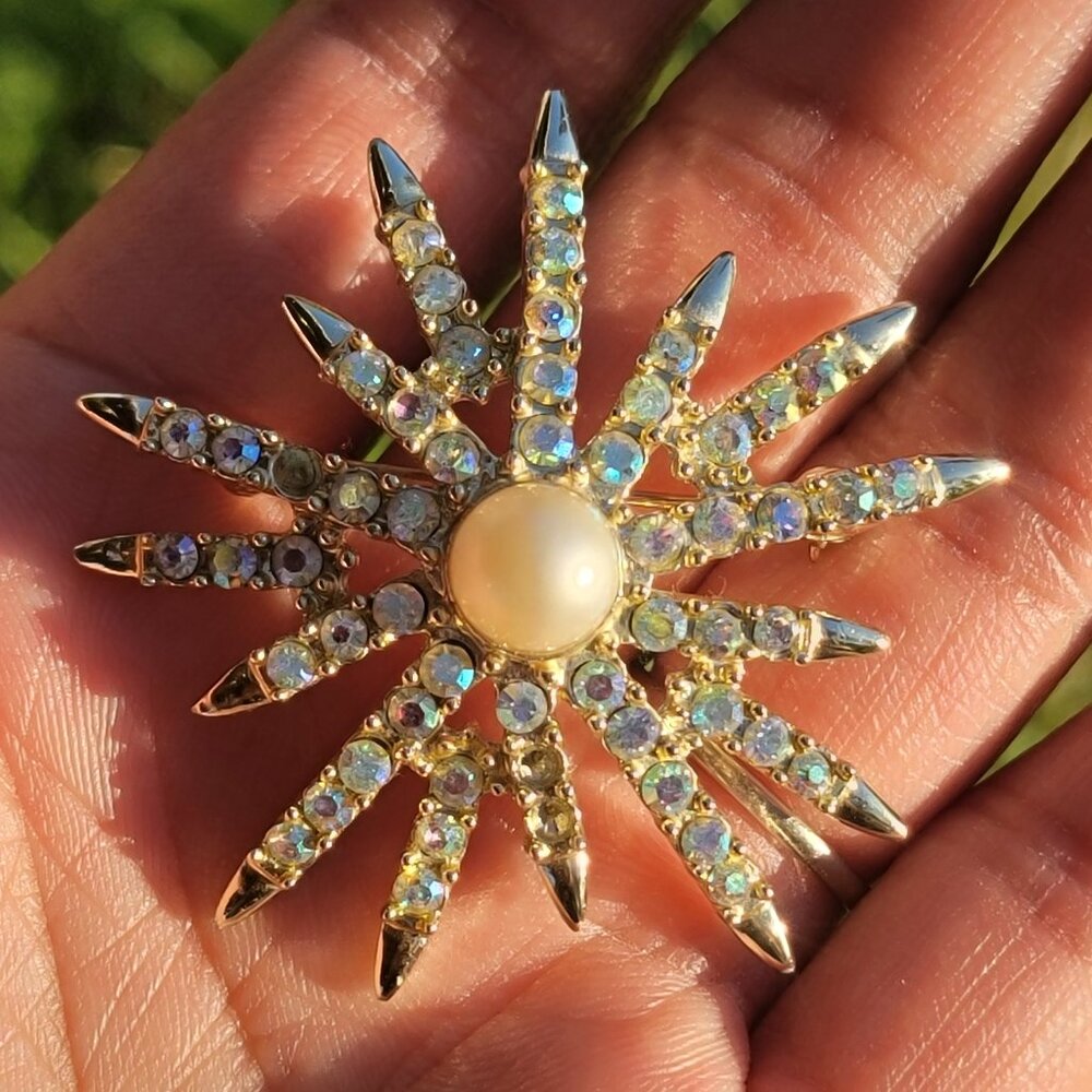 Vintage signed Emmons AB rhinestone S starburst gold brooch or pin